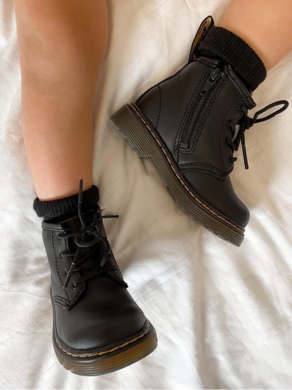 Dr. Marten’s INFANT 1460 SOFTY T LEATHER LACE UP COMBAT BOOTS
